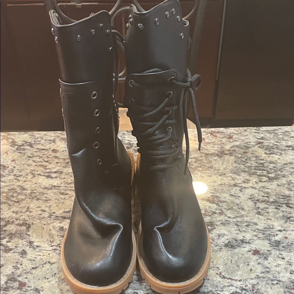 Black Lace-Up Combat Boots with Gum Sole Size 40 US 10